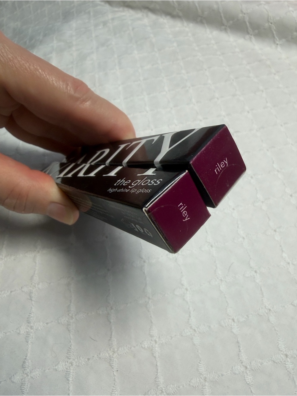Riley The Gloss High-Shine Lip Gloss — Deep Berry Pink